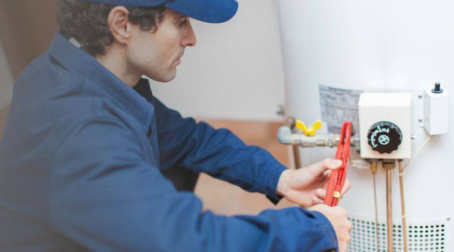 Expert burst pipe repair services in Sylvia, KS